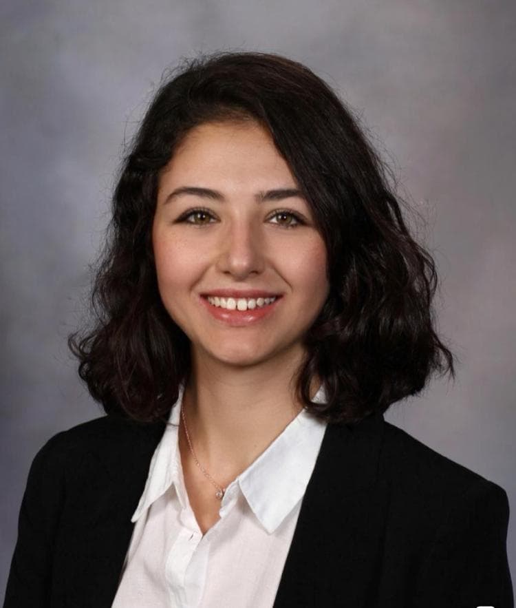 Büşra Cangüt, MD